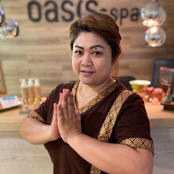Мастер таского массажа Юни