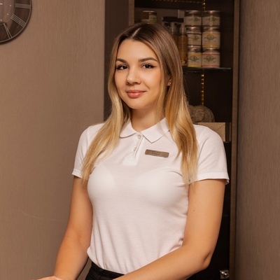 Анастасия Бондаренко - администратор Оазис-спа